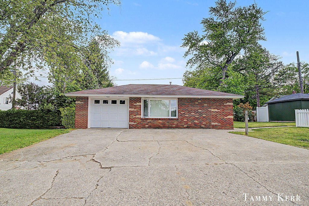 1159 S Shore Drive Property Photo 5