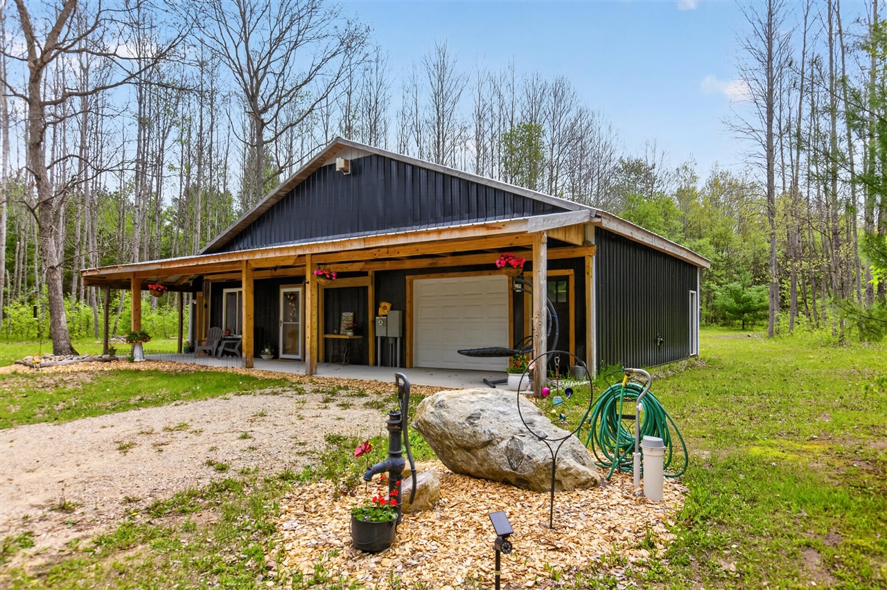4850 E Us Highway 10 Property Photo 6