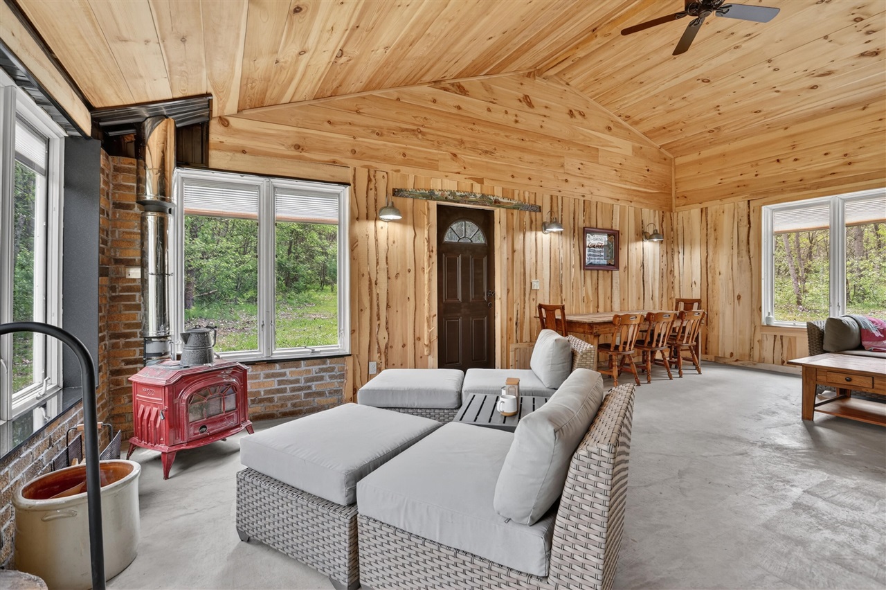 4850 E Us Highway 10 Property Photo 8