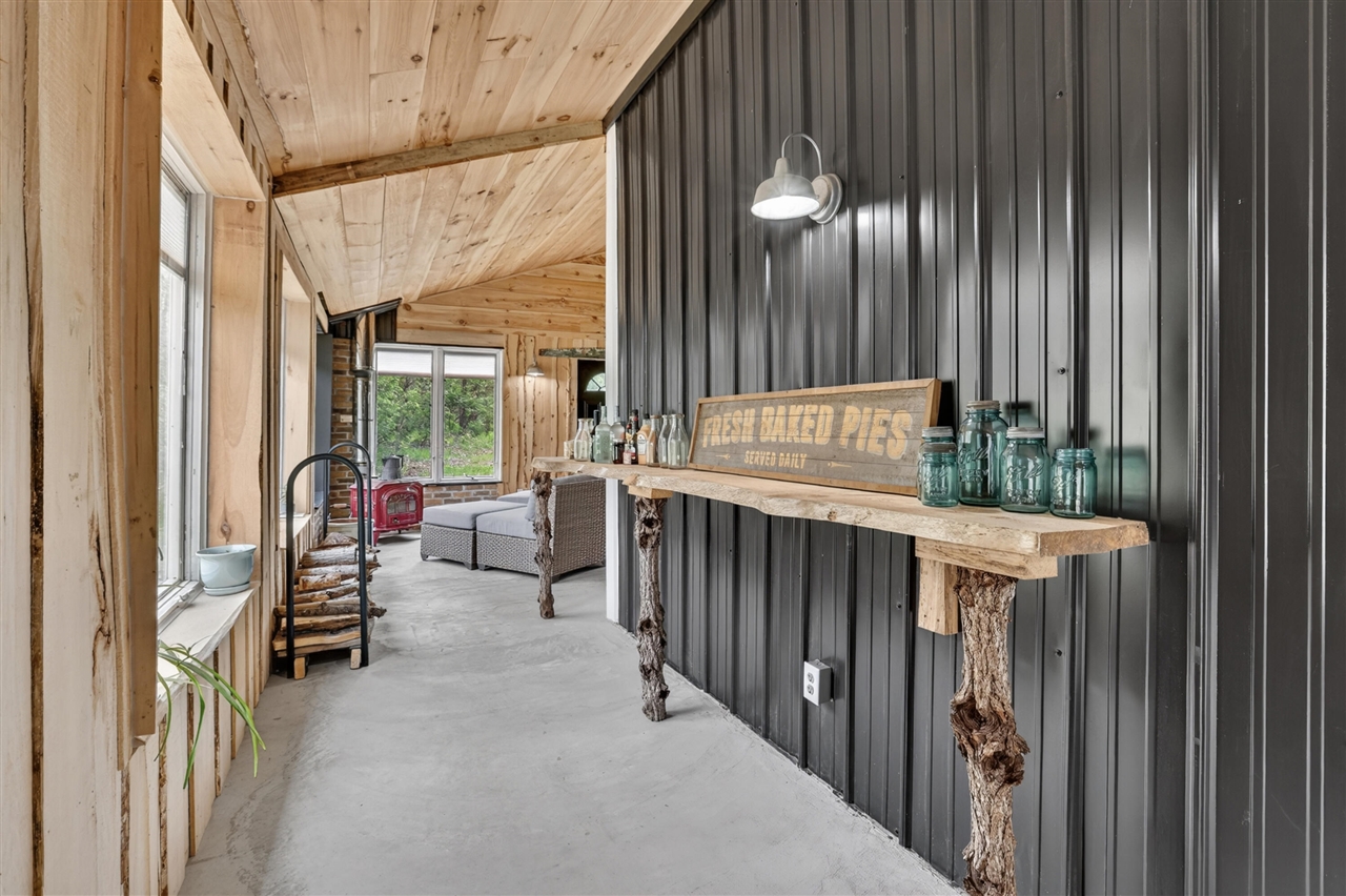 4850 E Us Highway 10 Property Photo 24