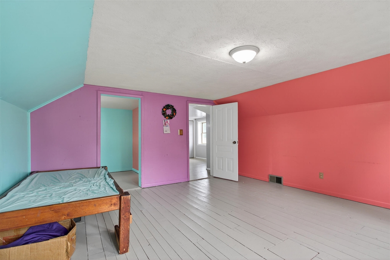 8332 5 Mile Road Property Photo 30