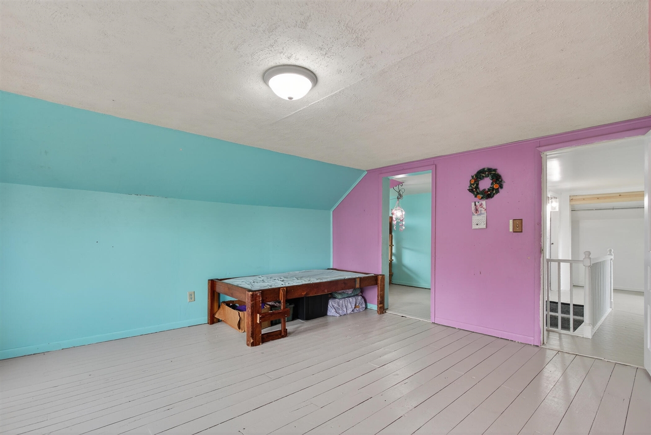 8332 5 Mile Road Property Photo 31