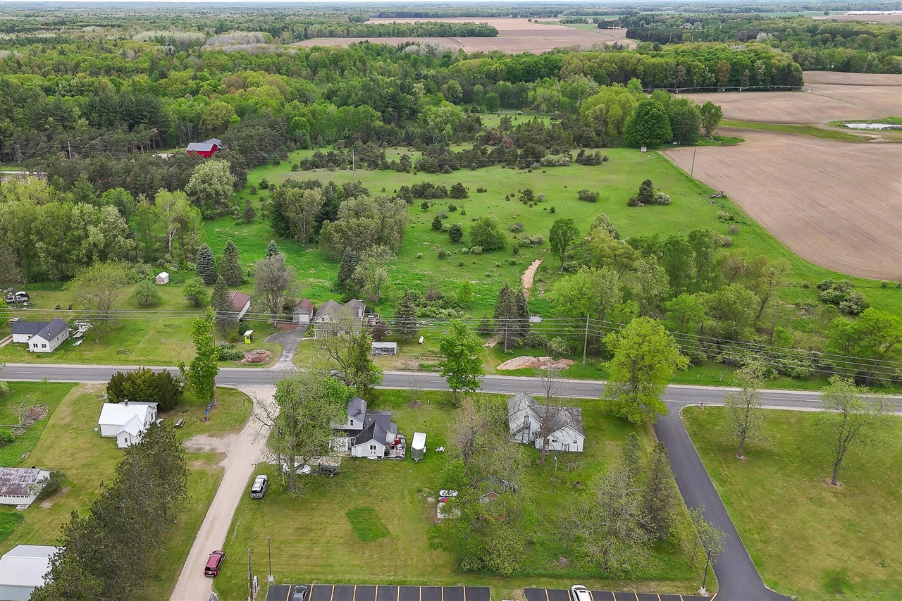 8332 5 Mile Road Property Photo 38