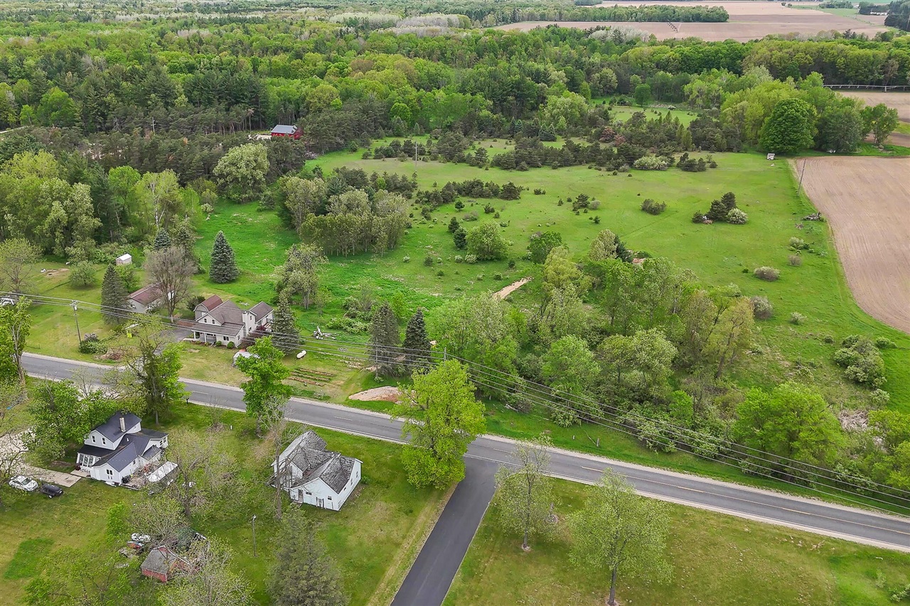 8332 5 Mile Road Property Photo 39
