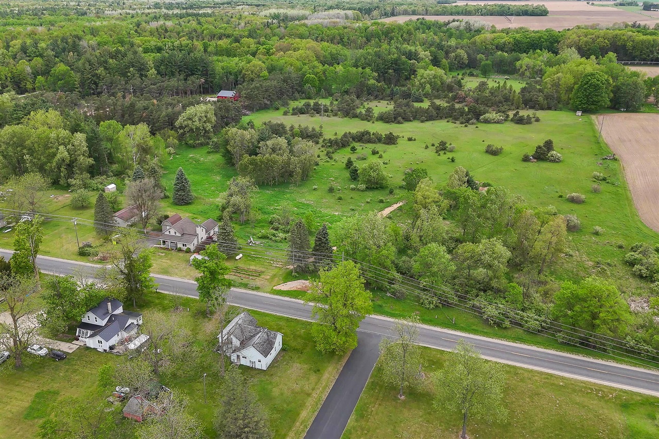 8332 5 Mile Road Property Photo 40