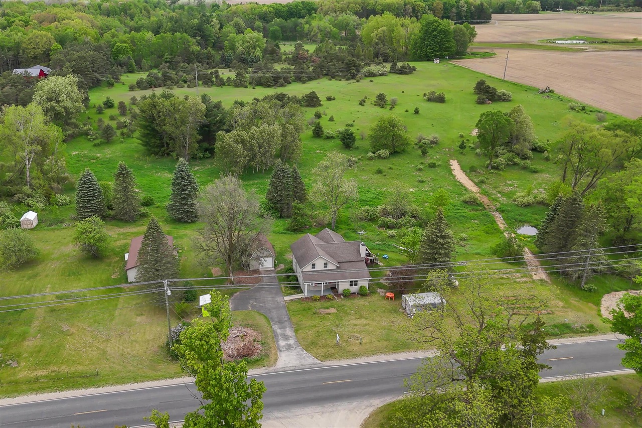 8332 5 Mile Road Property Photo 41