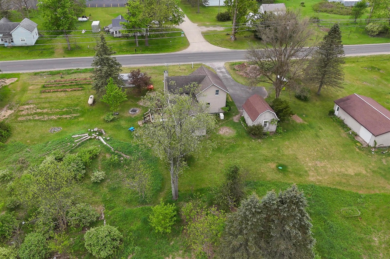 8332 5 Mile Road Property Photo 43