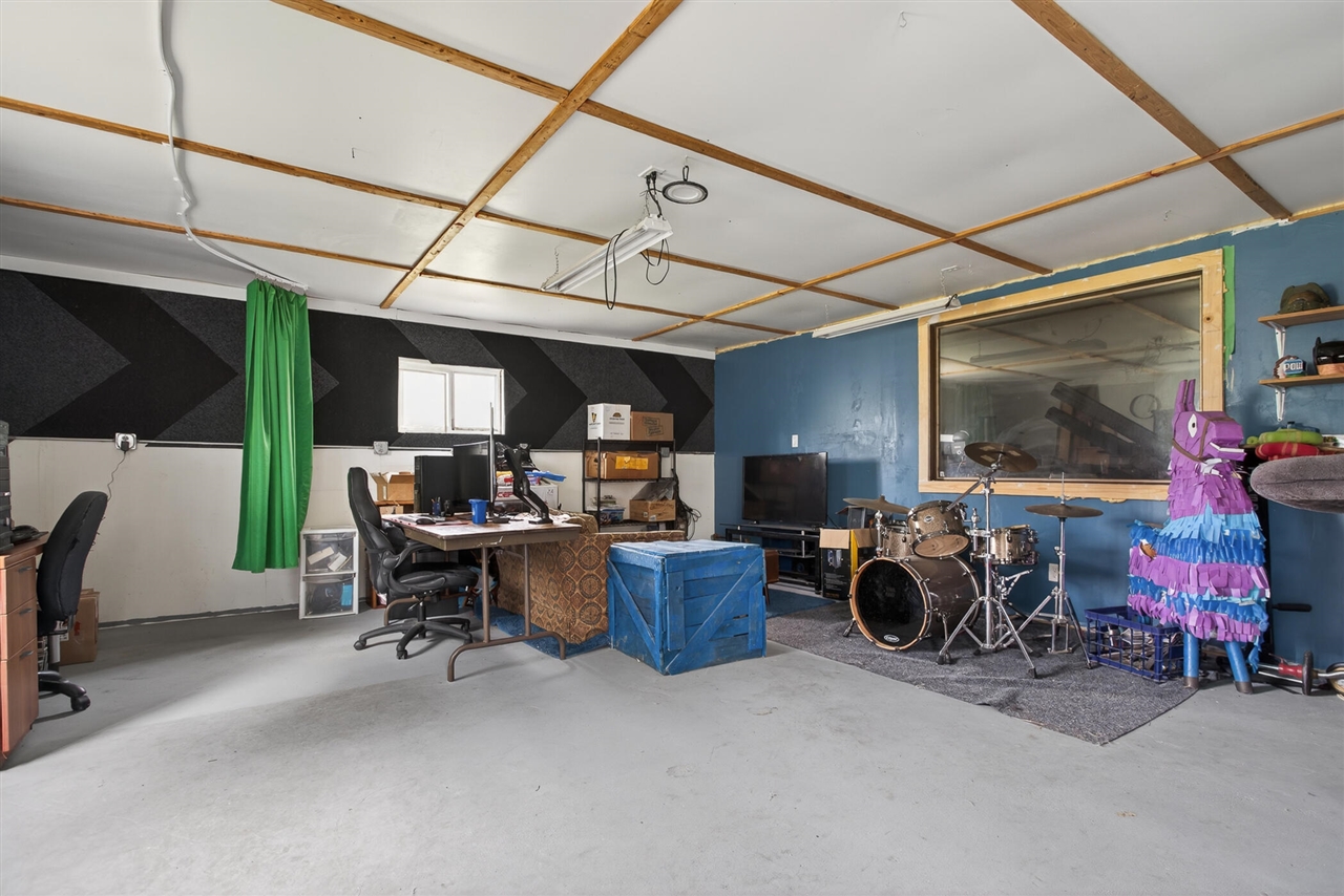 8332 5 Mile Road Property Photo 48