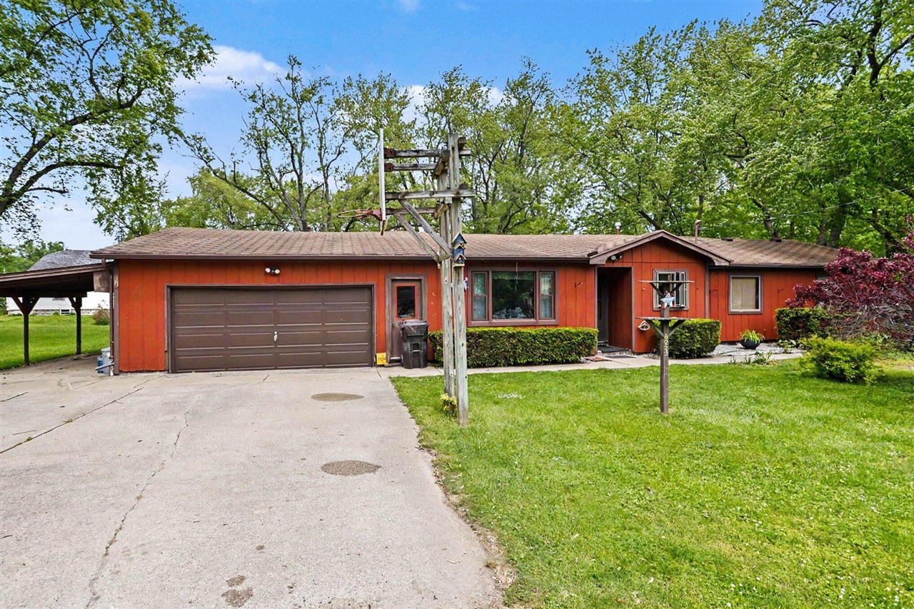 8223 Forest Beach Road Property Photo 1
