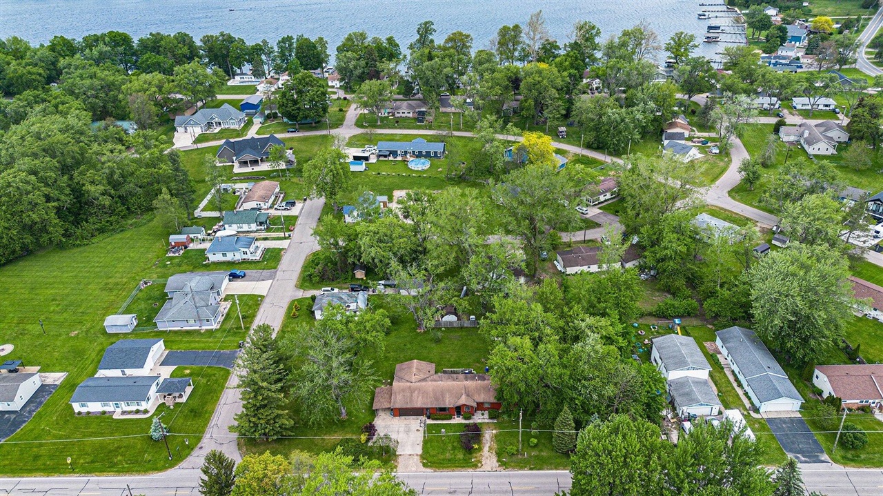 8223 Forest Beach Road Property Photo 2