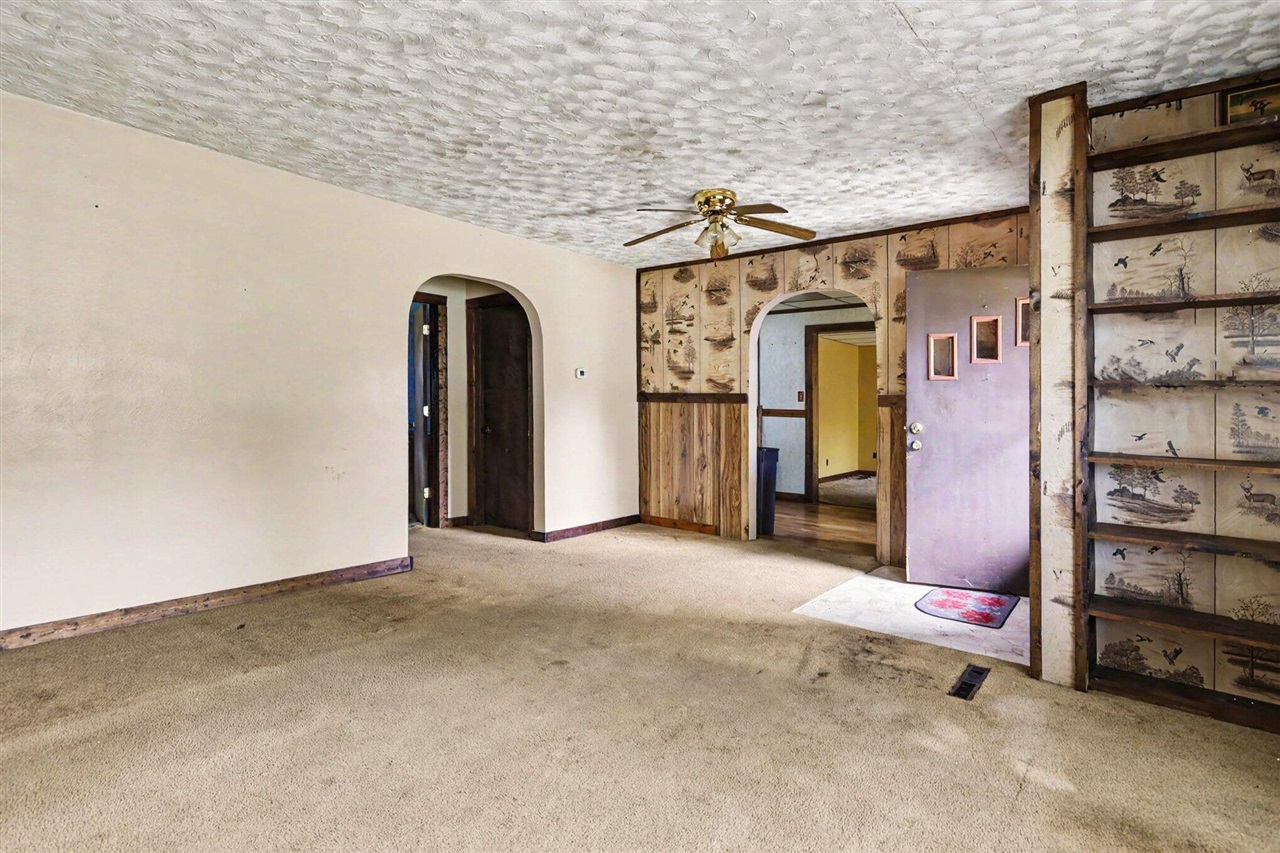 8223 Forest Beach Road Property Photo 3