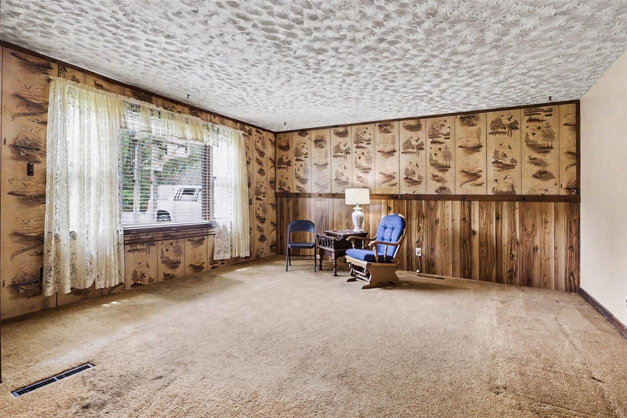 8223 Forest Beach Road Property Photo 4