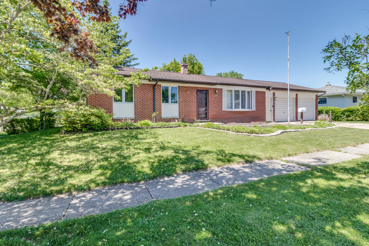 126 Ansted Drive Property Photo 1