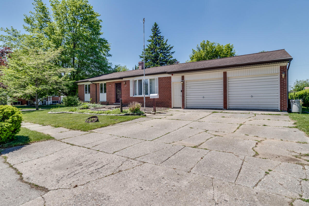126 Ansted Drive Property Photo 3