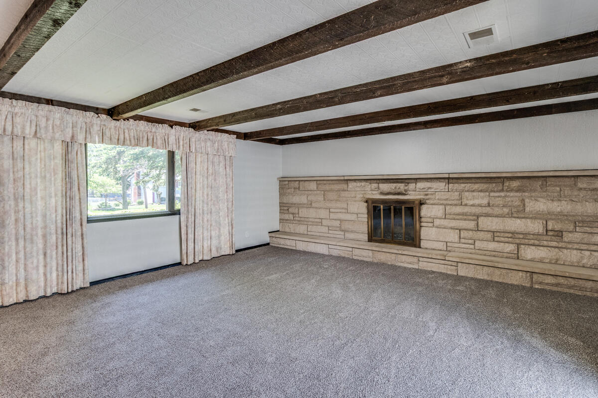 126 Ansted Drive Property Photo 4