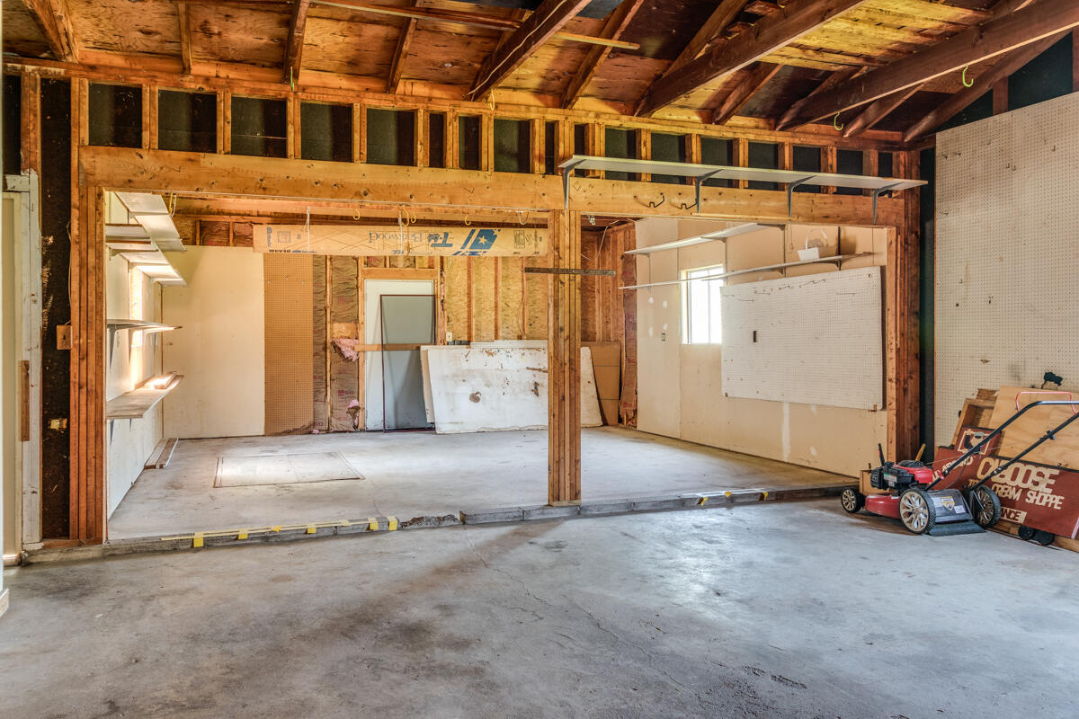 126 Ansted Drive Property Photo 20
