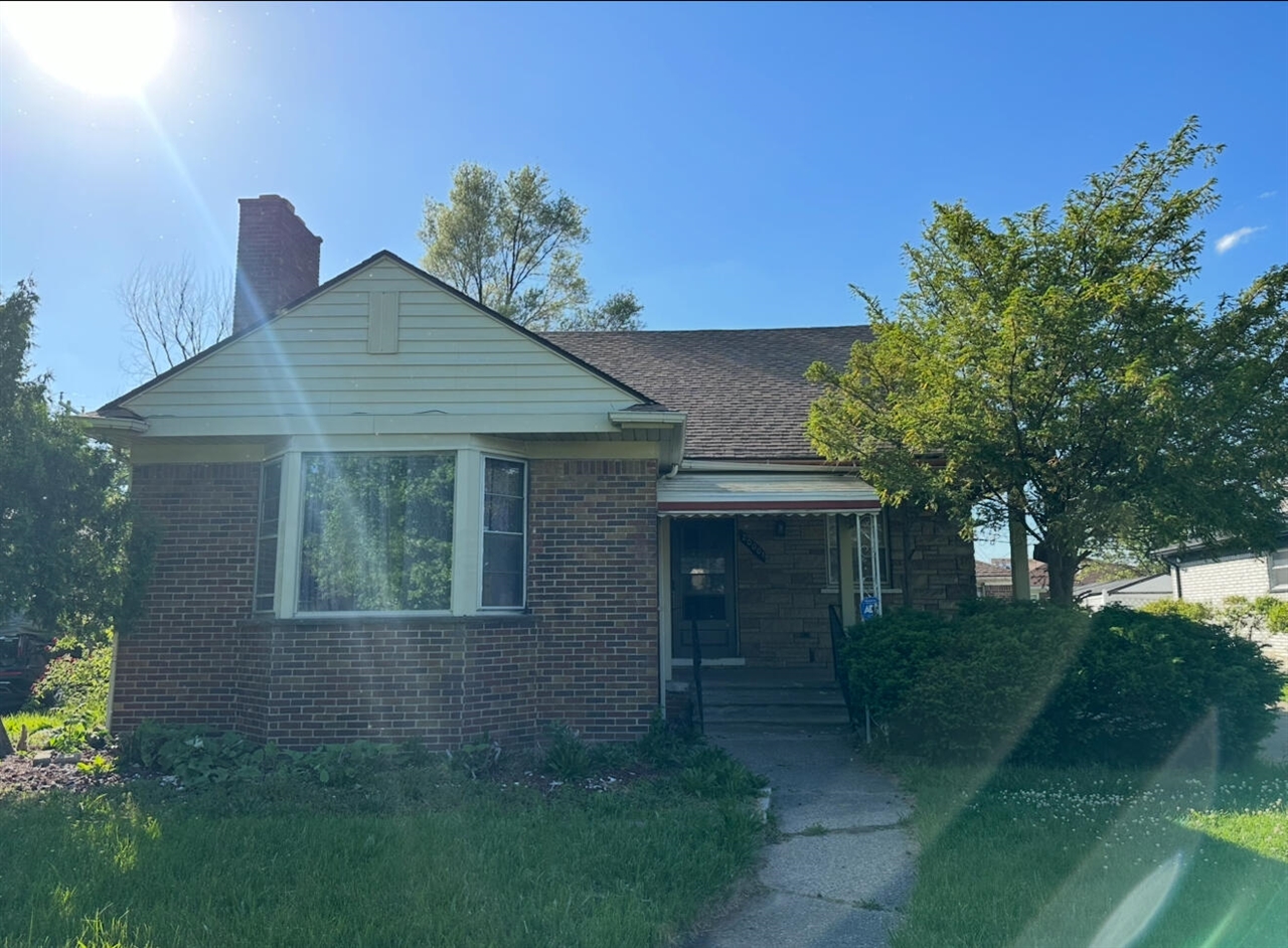 20001 Whitcomb Property Photo 1