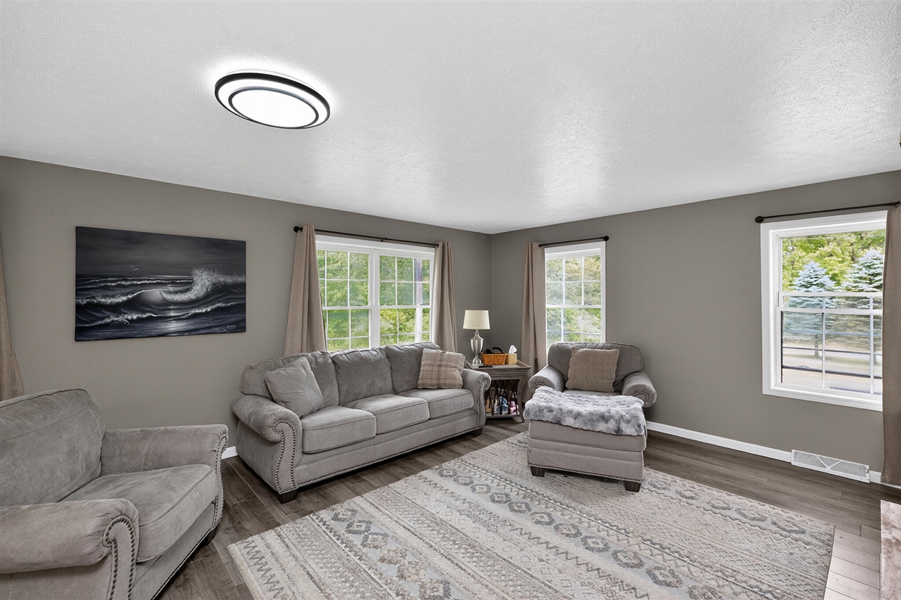 13021 Us-12 Property Photo 3