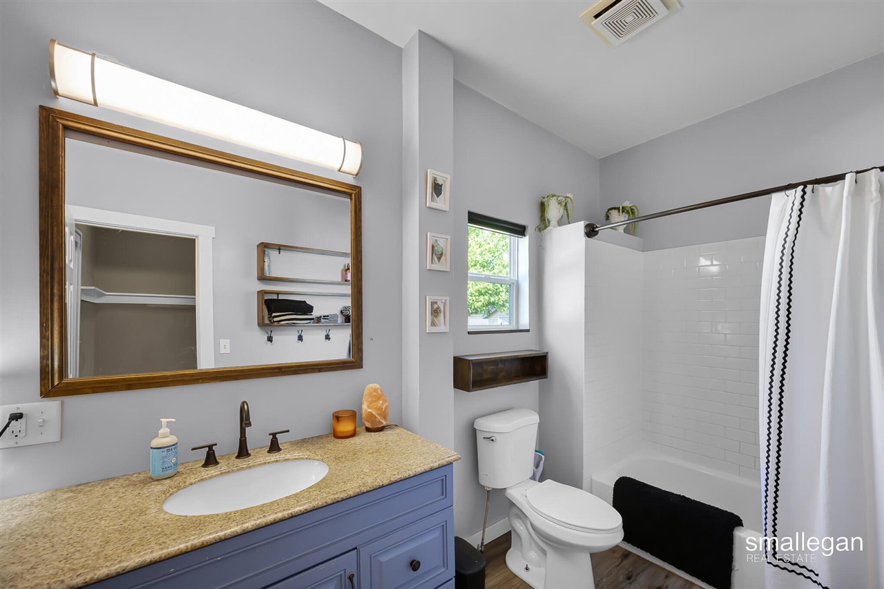 1321 Davis Avenue Property Photo 6