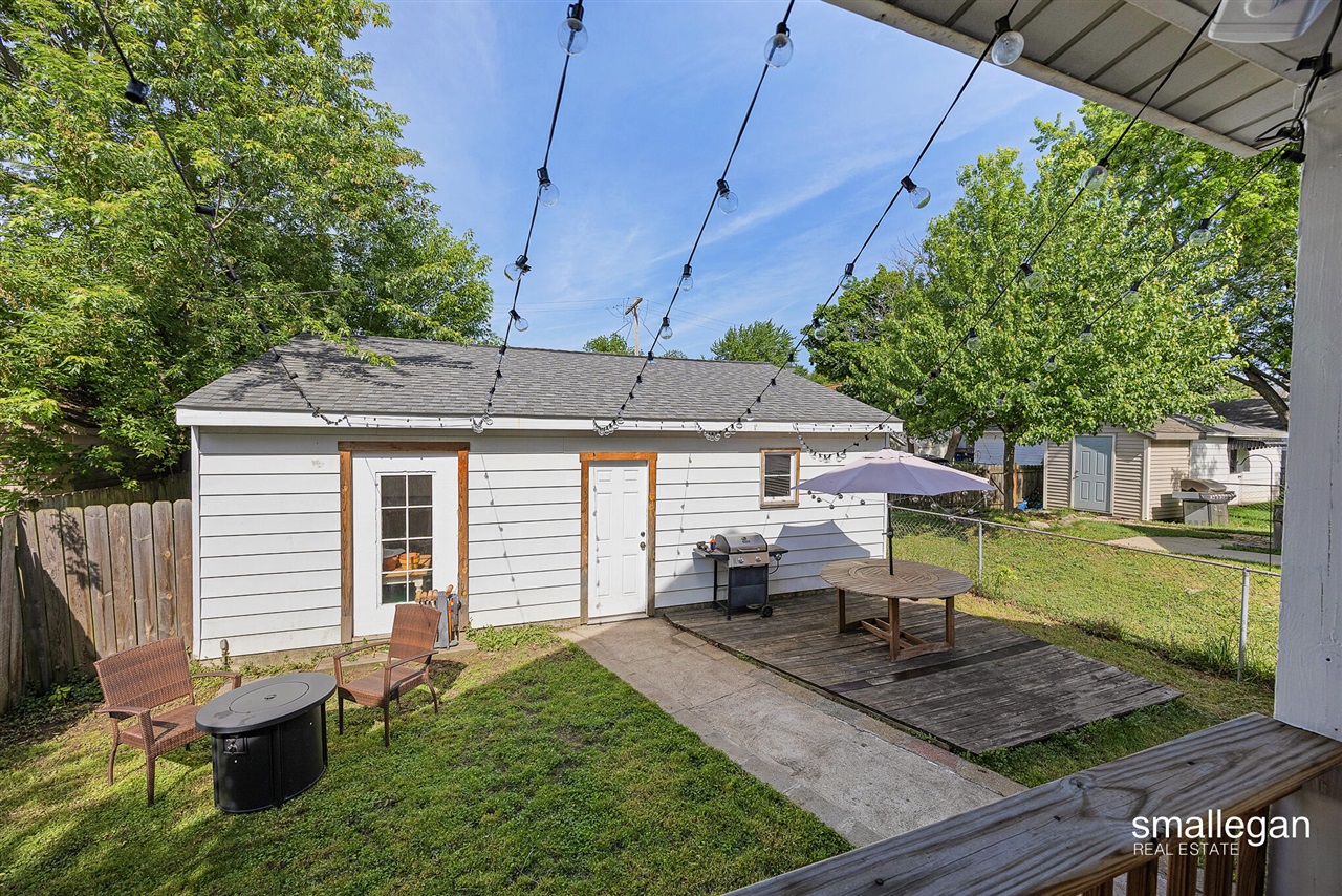 1321 Davis Avenue Property Photo 7