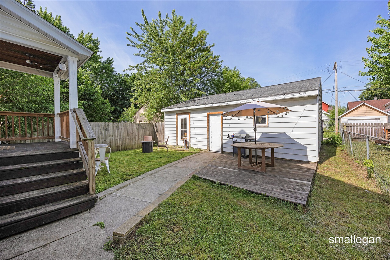 1321 Davis Avenue Property Photo 8