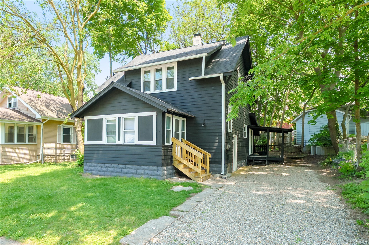 26 E Avenue Property Photo 1