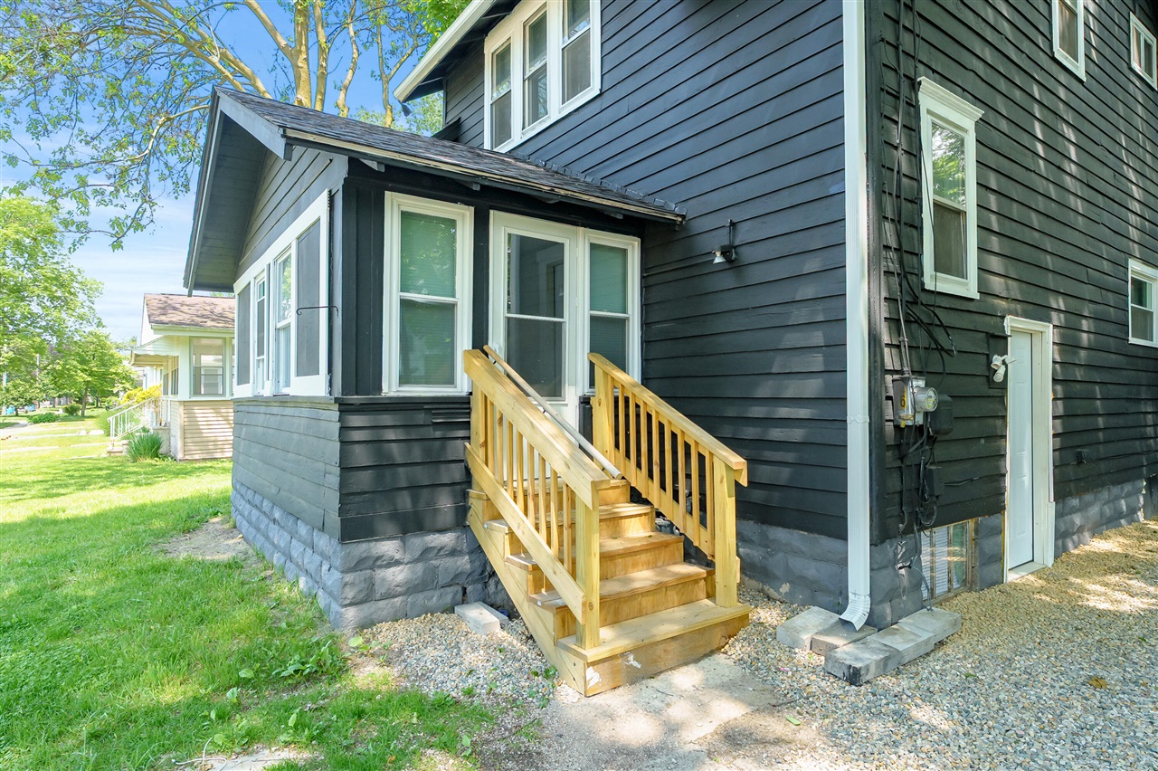 26 E Avenue Property Photo 2