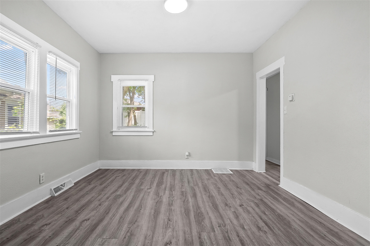 26 E Avenue Property Photo 13