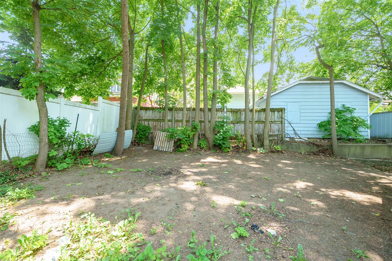26 E Avenue Property Photo 27