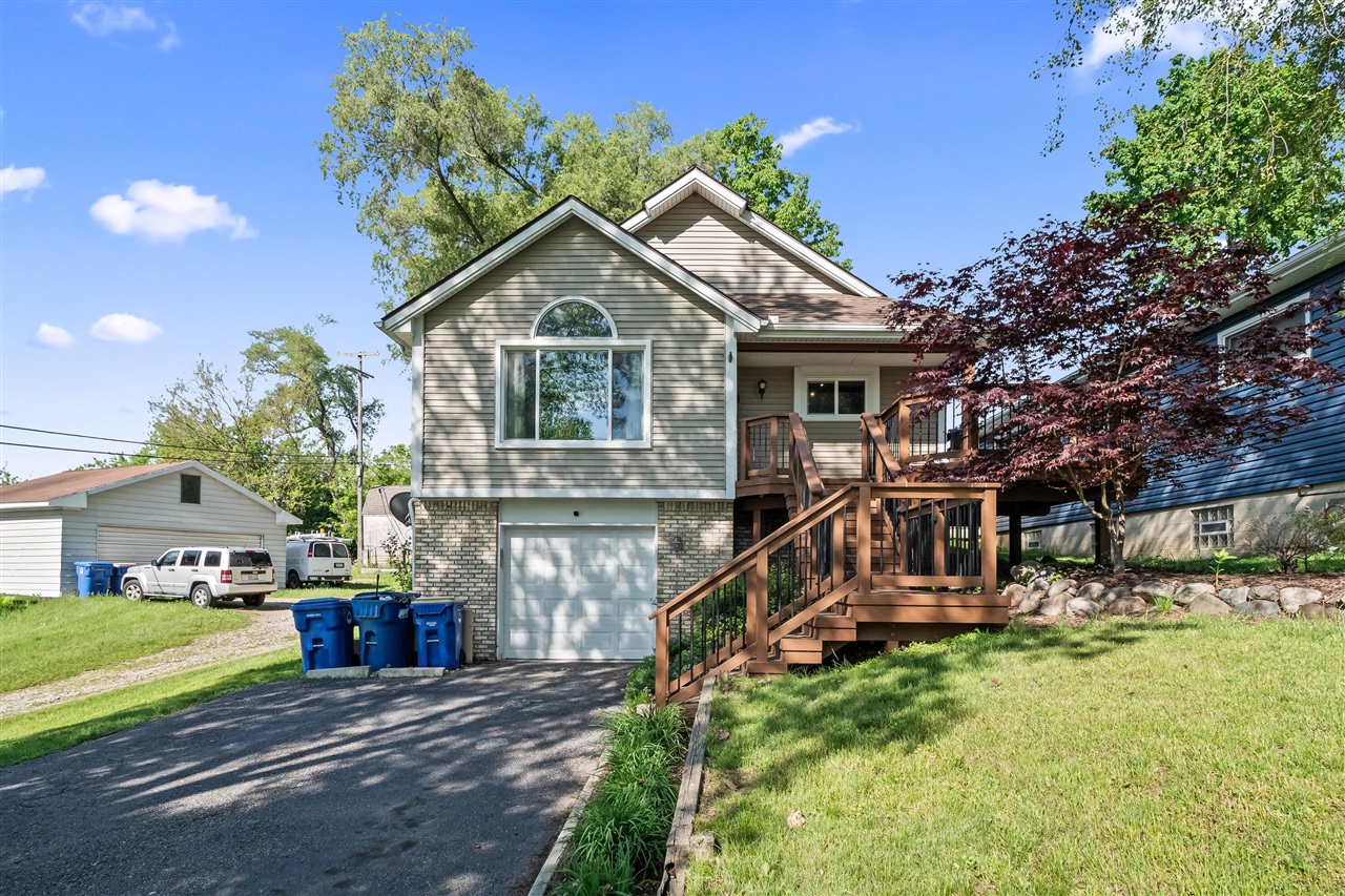 1008 Beachland Boulevard Property Photo 1