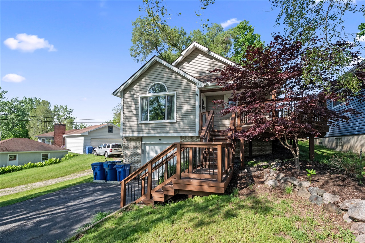 1008 Beachland Boulevard Property Photo 3