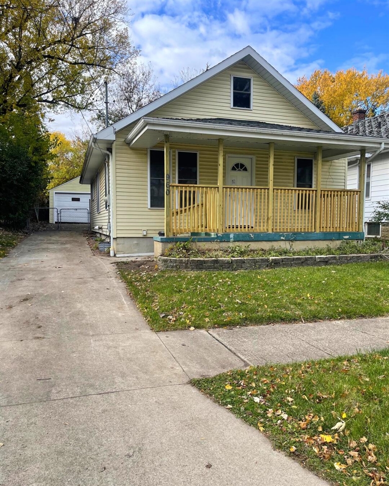 960 Mann Avenue Property Photo 1