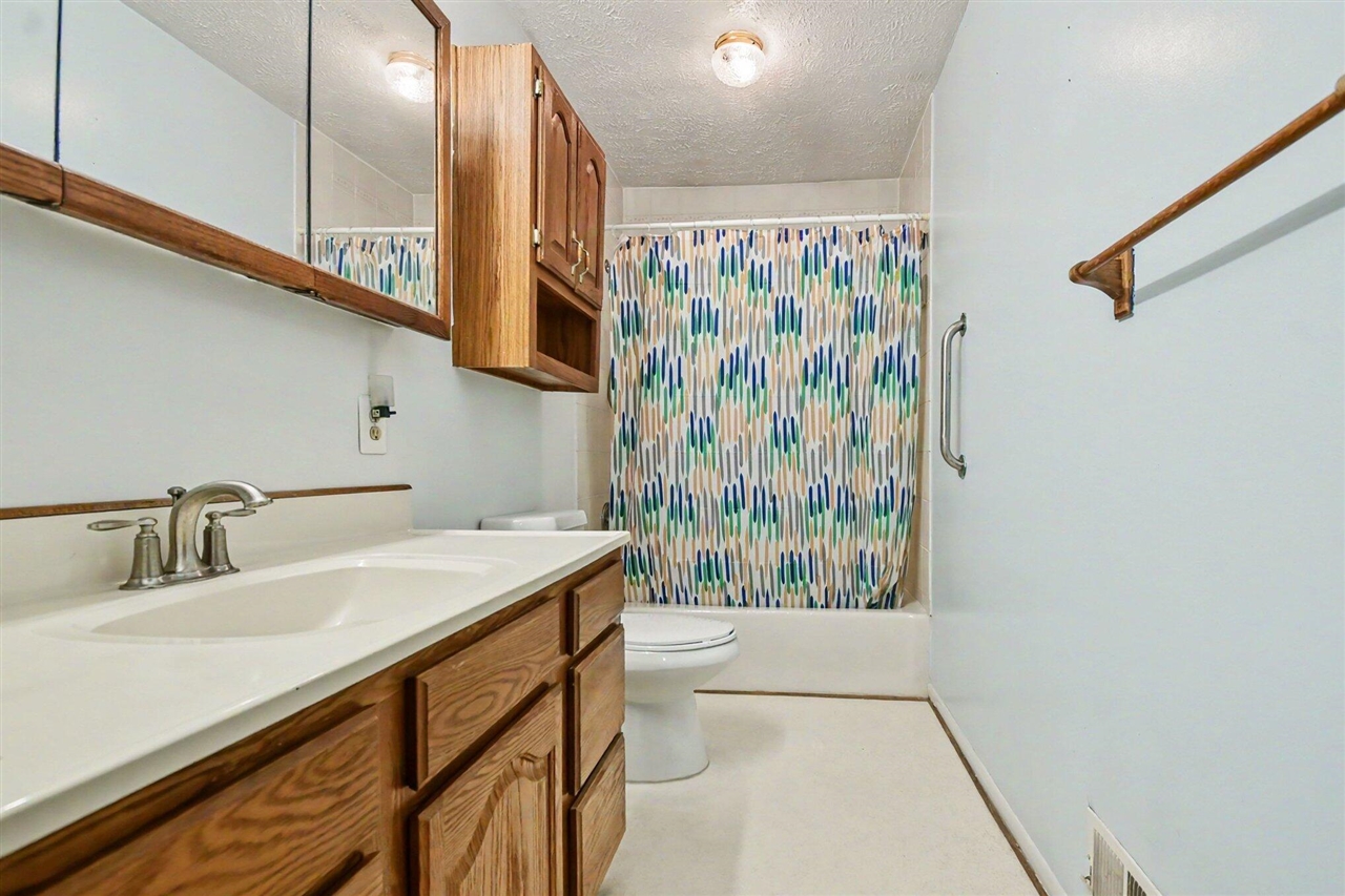306 Silverhill Drive Property Photo 25