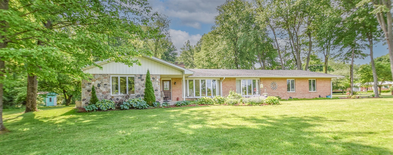 8391 Old Us 27 Property Photo 1