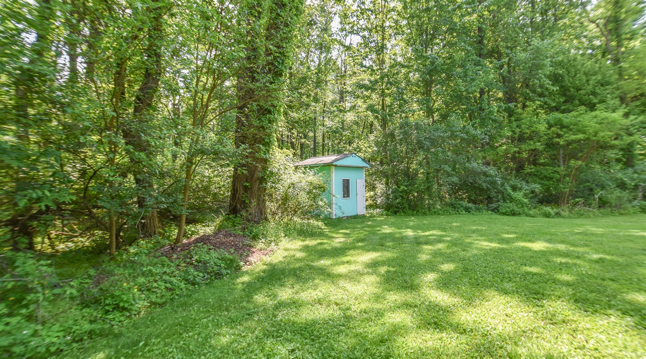 8391 Old Us 27 Property Photo 6