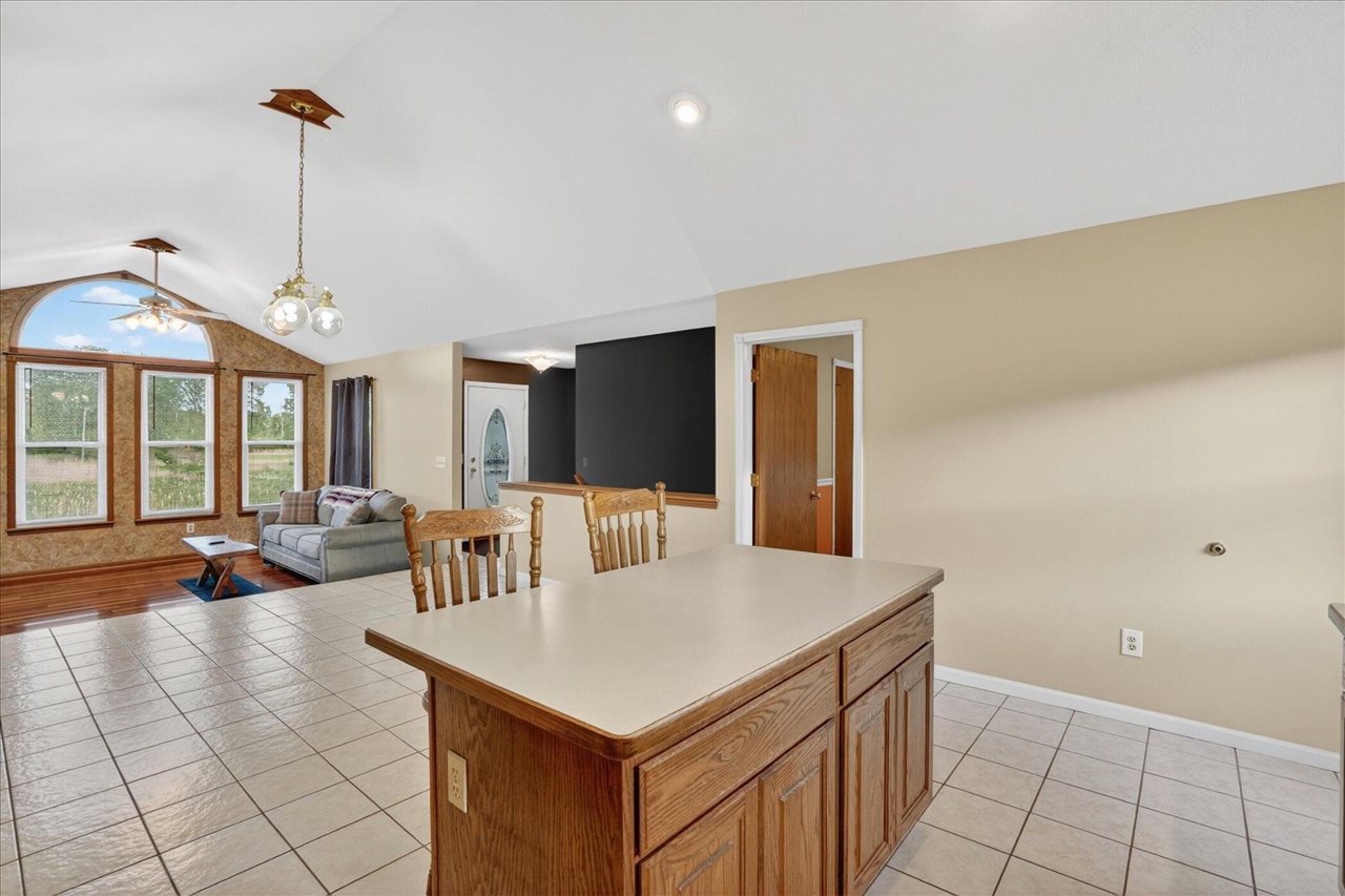 5569 S Corey Road Property Photo 8