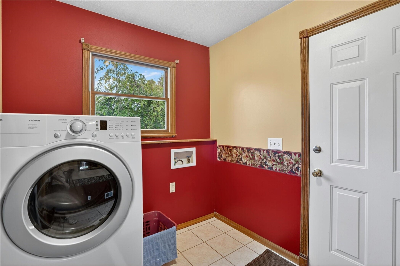 5569 S Corey Road Property Photo 13