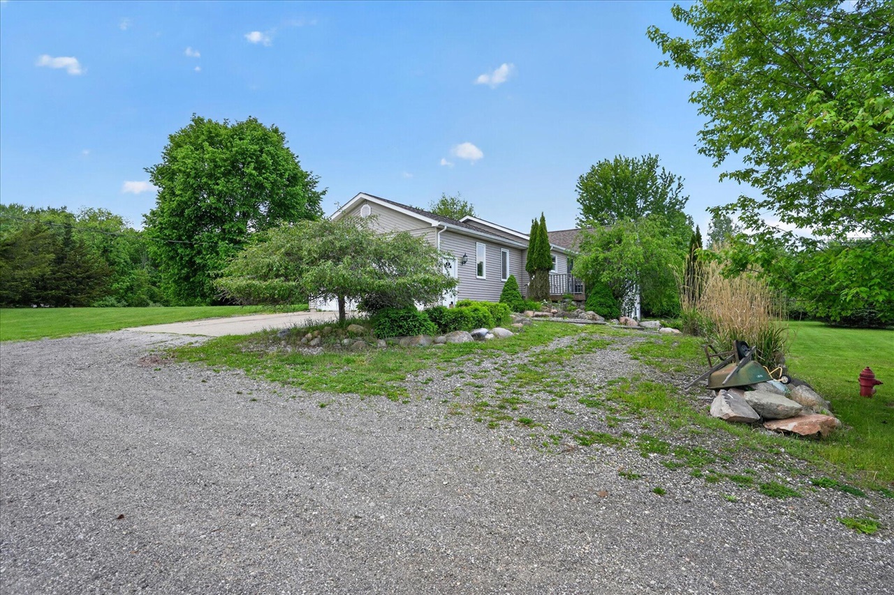 5569 S Corey Road Property Photo 23
