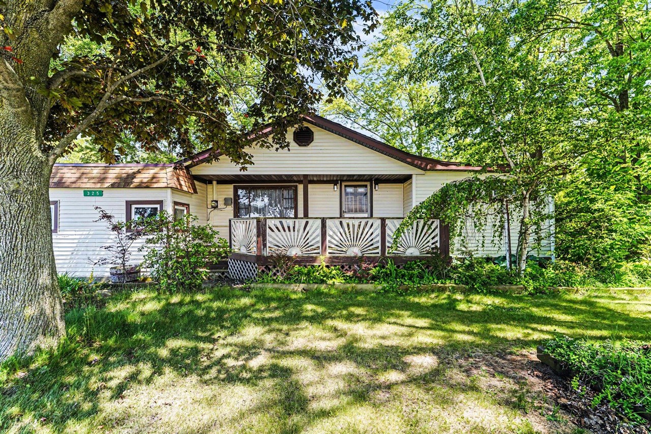 325 W Chicago Road Property Photo 2