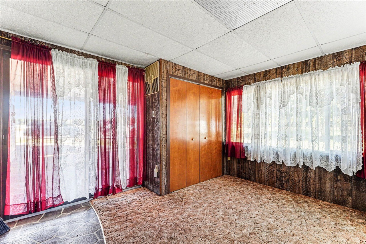 325 W Chicago Road Property Photo 6