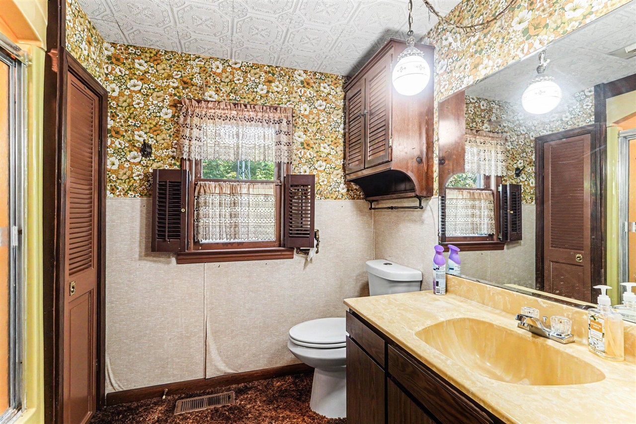 325 W Chicago Road Property Photo 14