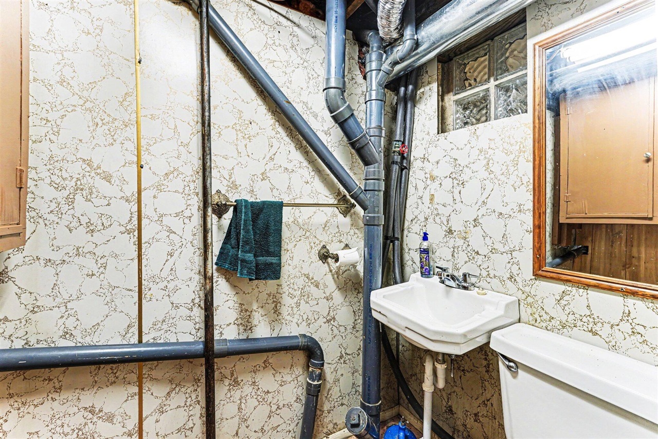 325 W Chicago Road Property Photo 17