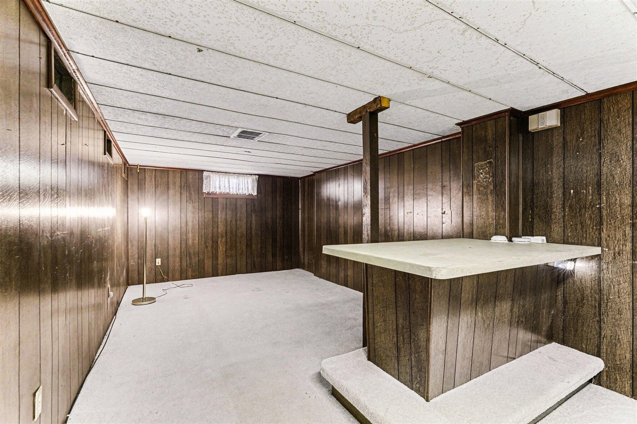325 W Chicago Road Property Photo 18