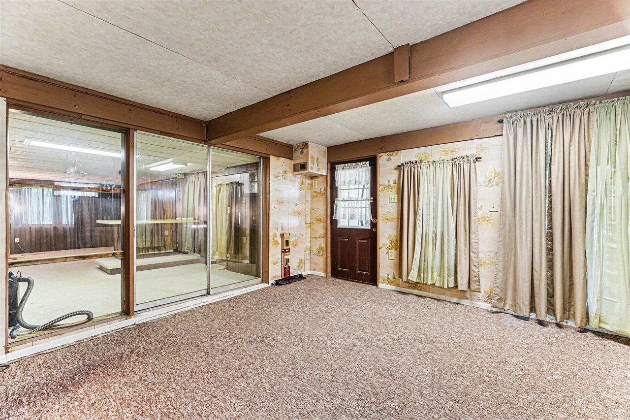 325 W Chicago Road Property Photo 19
