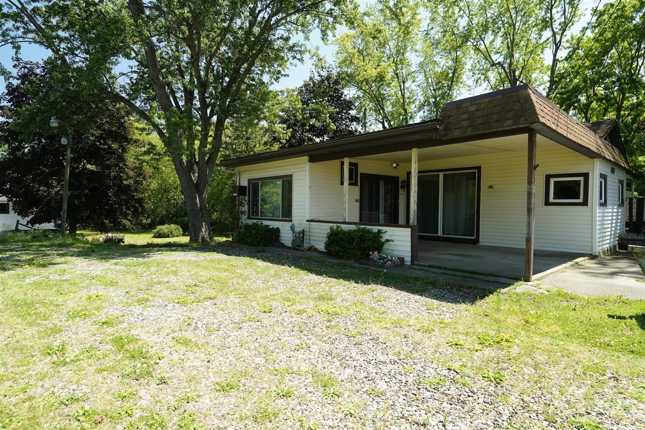 325 W Chicago Road Property Photo 20