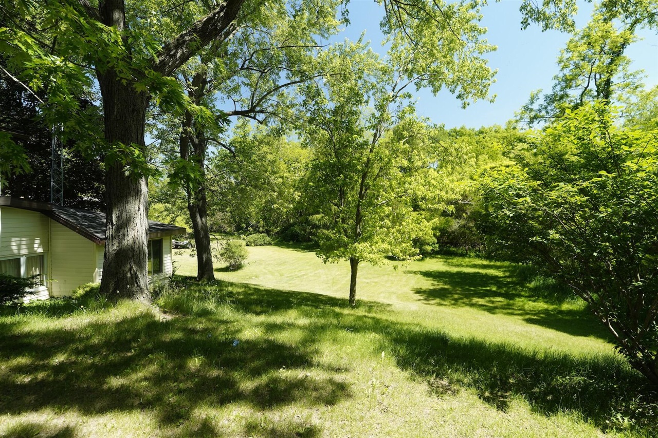 325 W Chicago Road Property Photo 22