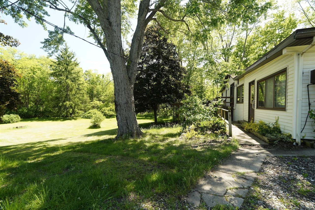 325 W Chicago Road Property Photo 23