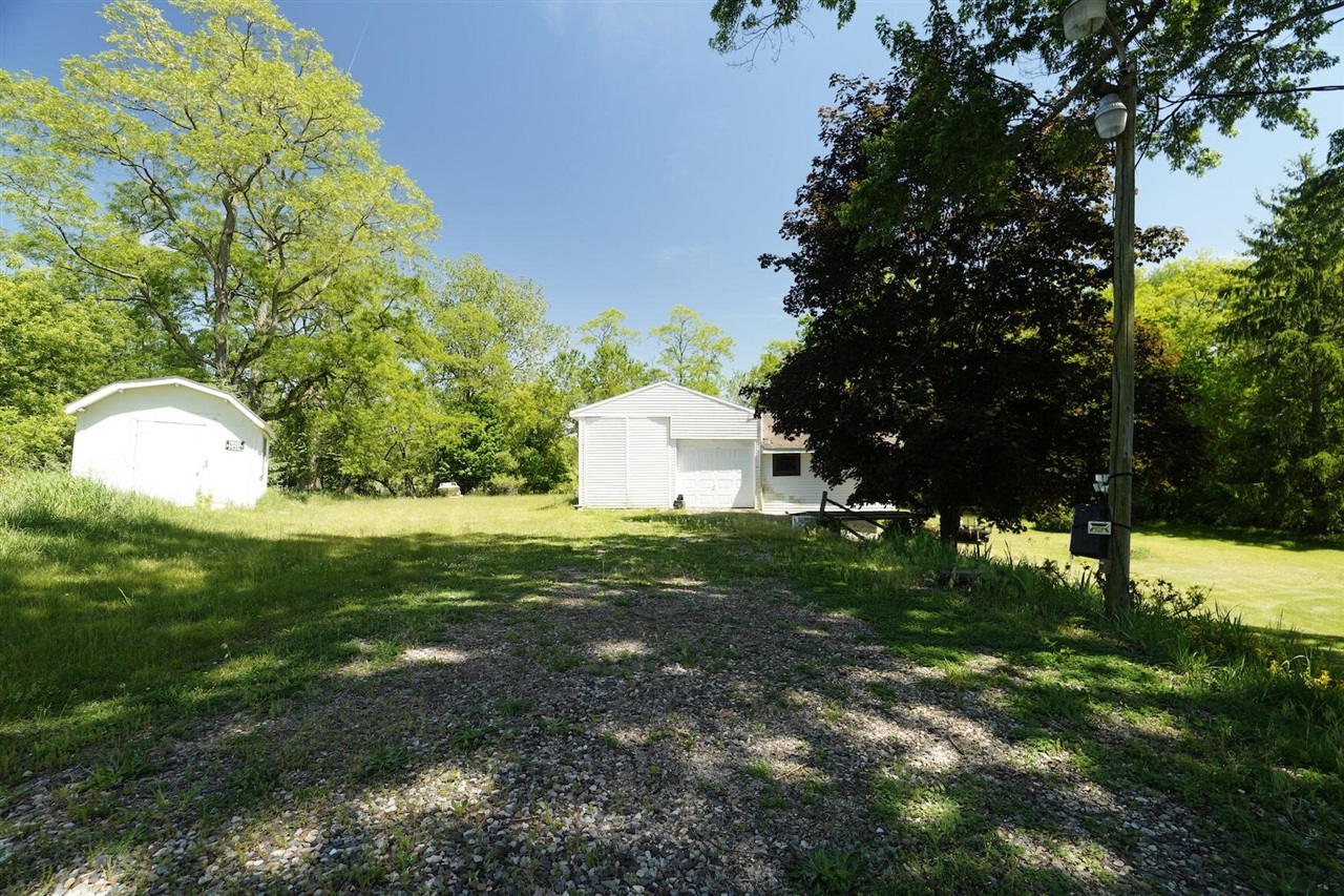 325 W Chicago Road Property Photo 24