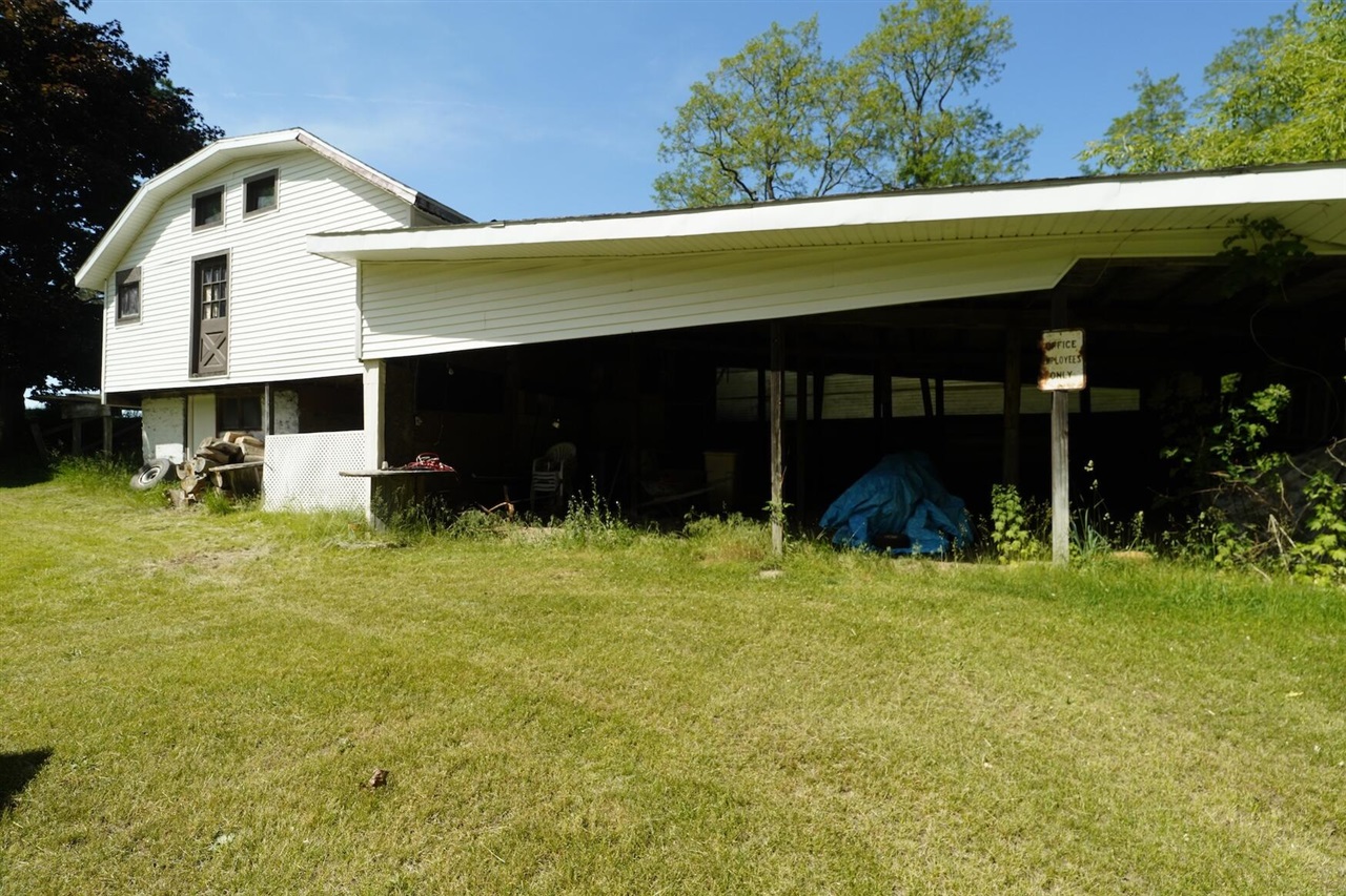 325 W Chicago Road Property Photo 26