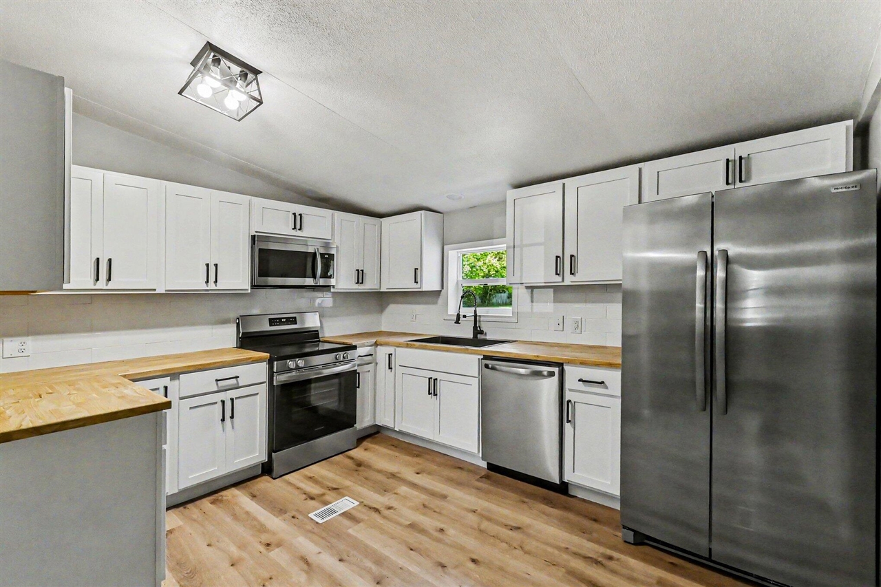 2795 S Bradley Road Property Photo 10